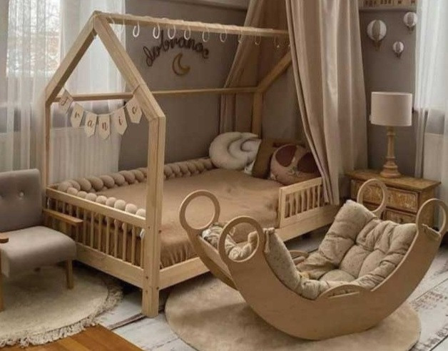 تخت نوزاد چوبی